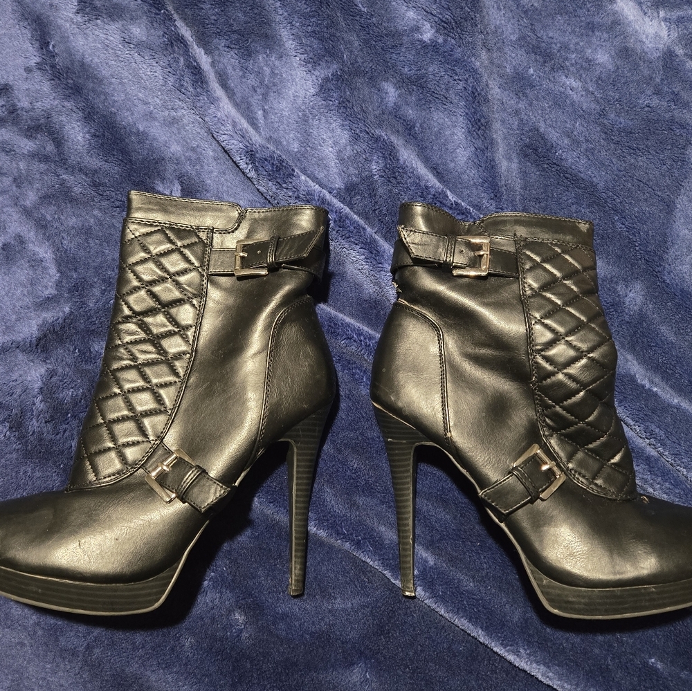 *USED* Madison Women's Black Boots size 11 Black Stiletto Leather Booties